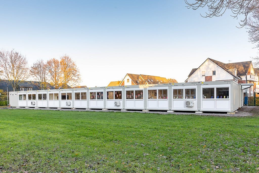 Gesamtübersicht der Container Anlage im Abendlich - Architektur Fotografie Gummersbach
